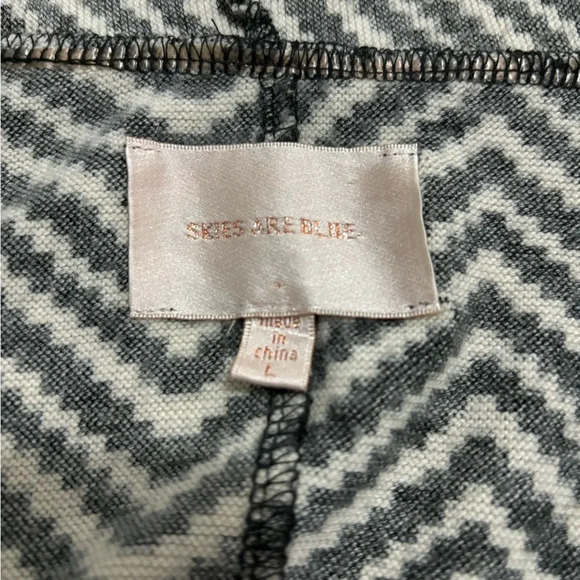 Skies are Blue Black and White Drape Front Cardigan Large. Wear two ways! - Picture 4 of 5